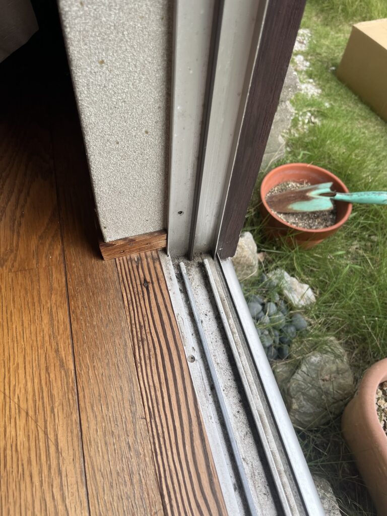 福岡市東区4枚建て窓の取替工事|Before 見込み幅不足