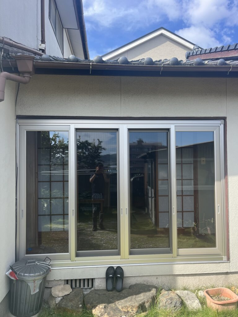 福岡市東区4枚建て窓の取替工事|After 4枚建てシルバー色