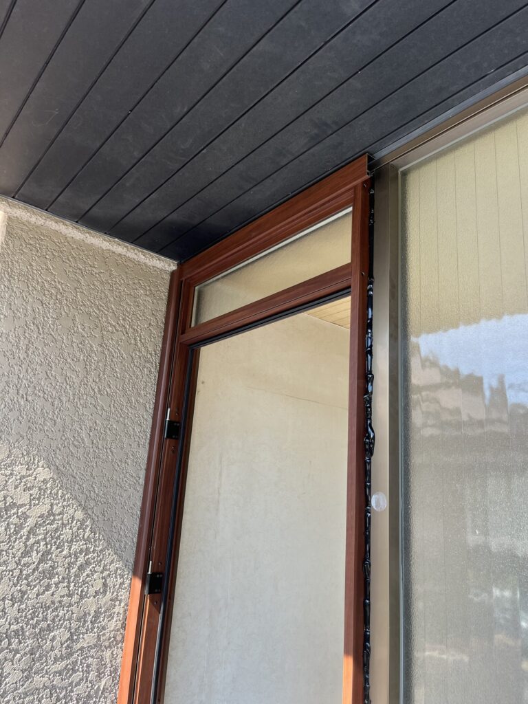 春日市　YKKAPドアリモ　施工中