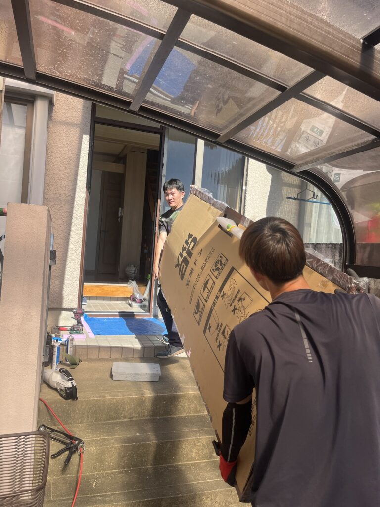 春日市　ドアリモ施工中