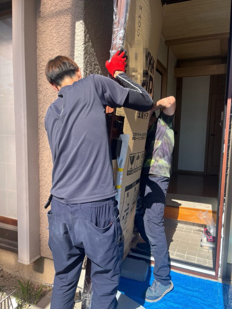 春日市　ドアリモ　施工中