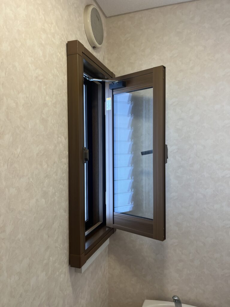 筑紫野市　ルーバー窓　内窓設置