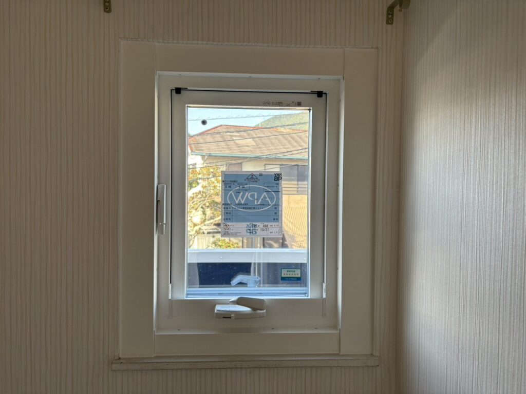 糟屋郡宇美町でマドリモ樹脂窓の施工後の写真