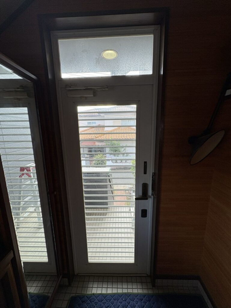 福岡市南区でドアリモ工事前の室内側