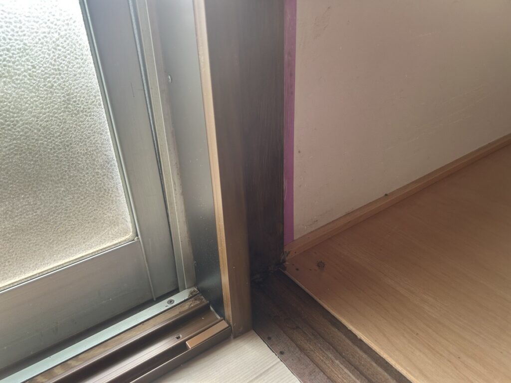 筑前町で内窓ふかし枠の樹脂カバーと内窓下枠取付
