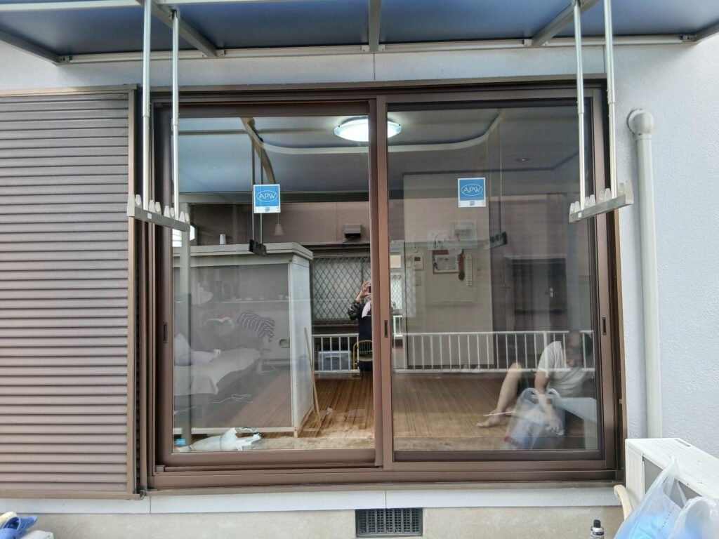 須惠町新原で窓カバー工法工事後