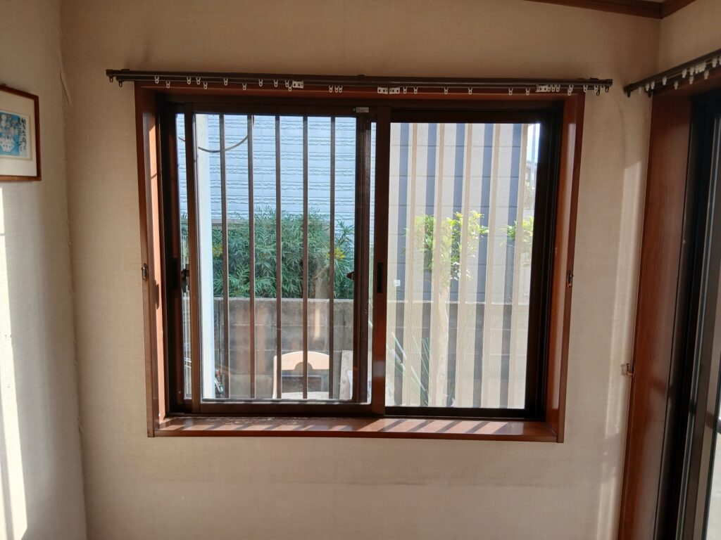 筑紫野市杉塚の小窓のマドリモ工事前