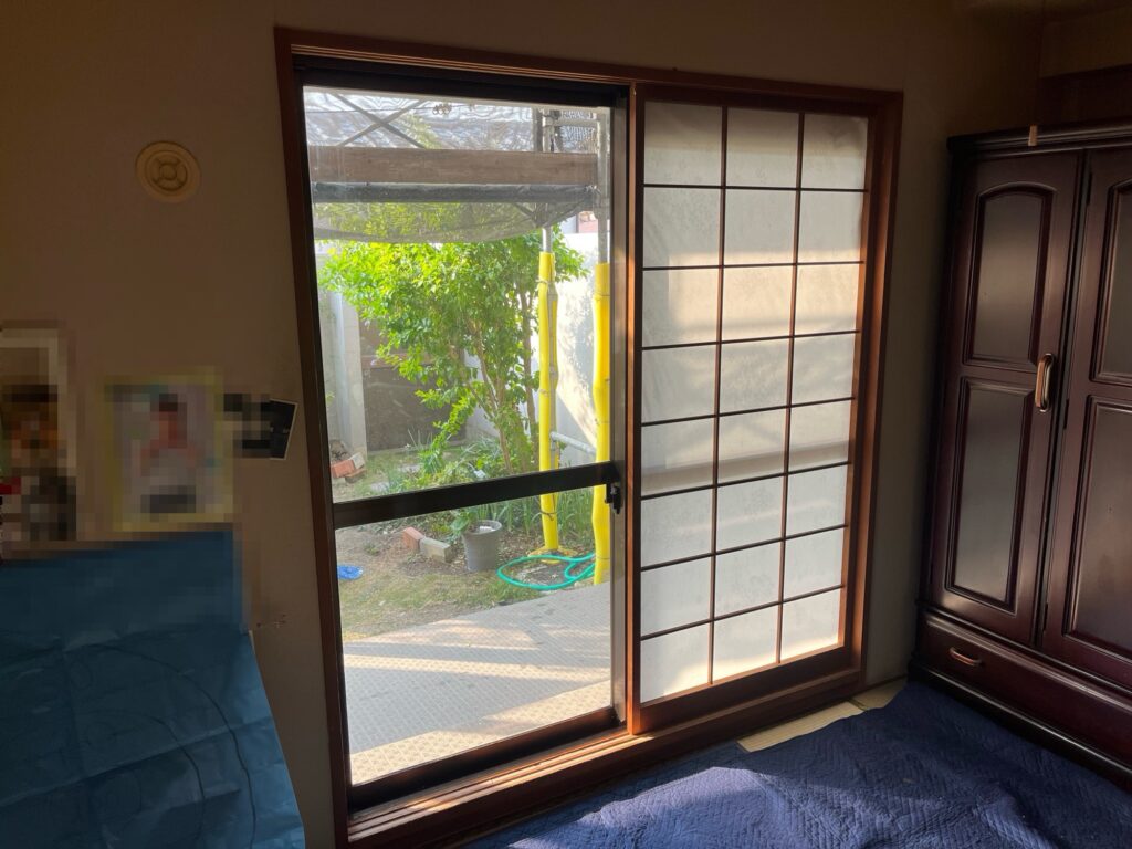 福岡市東区で和紙のマンションマドリモ工事前