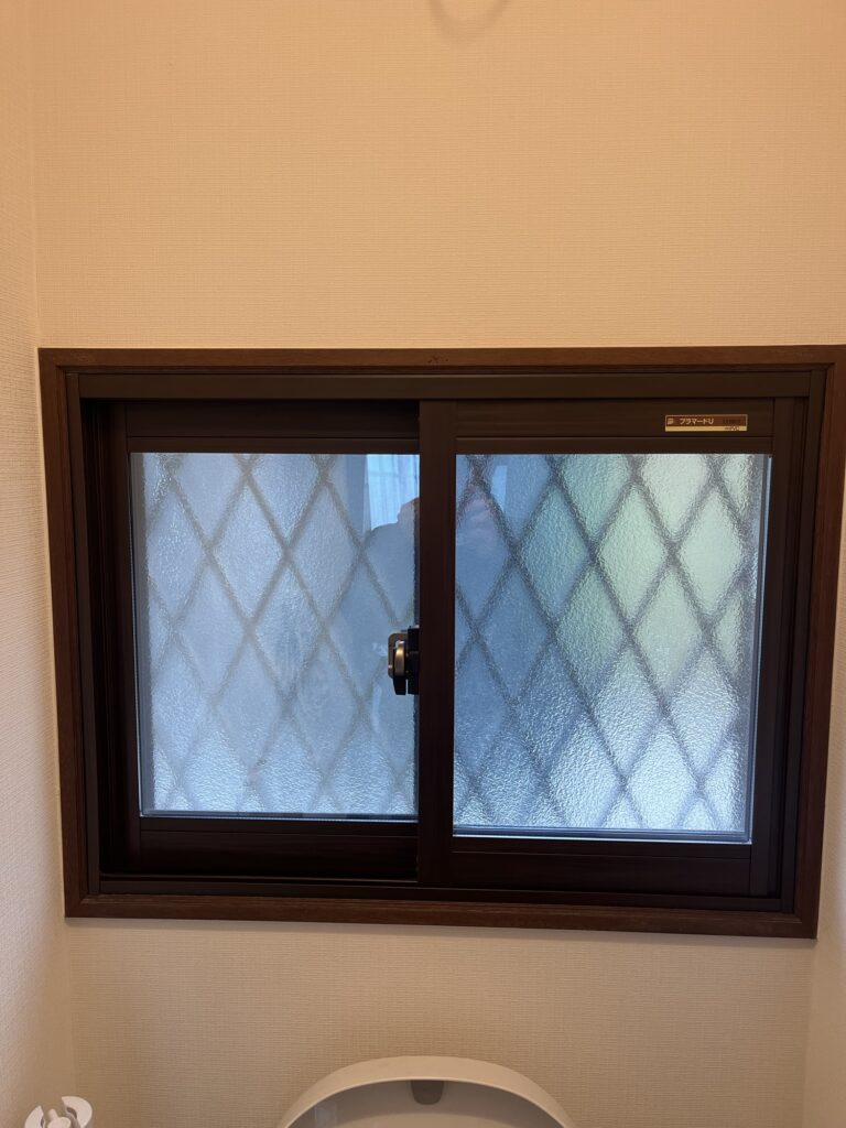 福岡市トイレに内窓プラマードを取付
