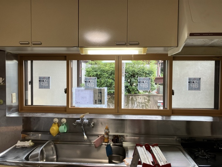 福岡市東区キッチン内窓取付後4枚建て