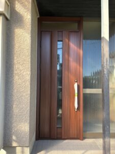 春日市ミサワホームの玄関ドアリフォーム後の様子