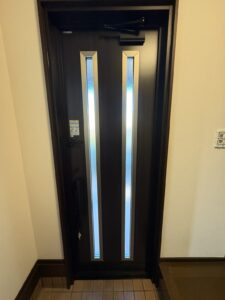 筑紫野市光が丘でドアリモ工事の室内