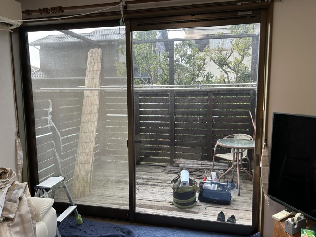 筑紫野市でリビングも掃き出し窓をマドリモする前の2枚建ての様子