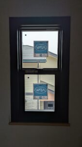 マドリモ樹脂窓に交換後の片上げ下げ窓の様子