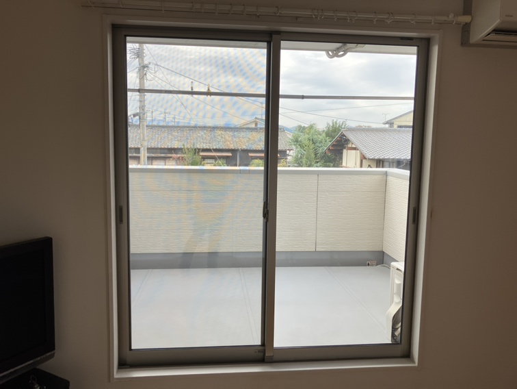 内窓設置前の掃き出し窓