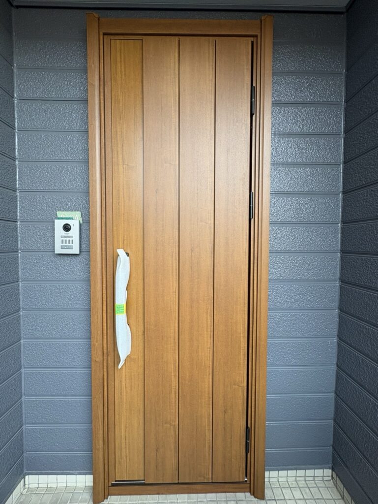 カバー工法によるドア交換後