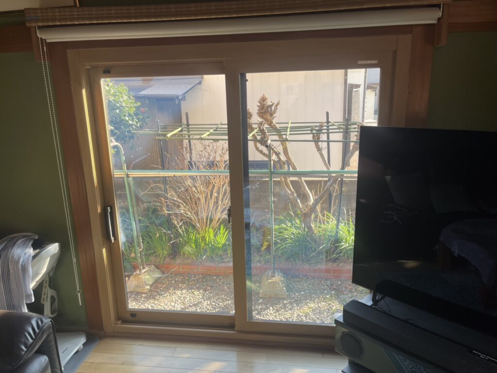 福岡市南区警弥郷でマドリモ窓交換後の樹脂窓の様子