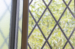 面格子付き窓