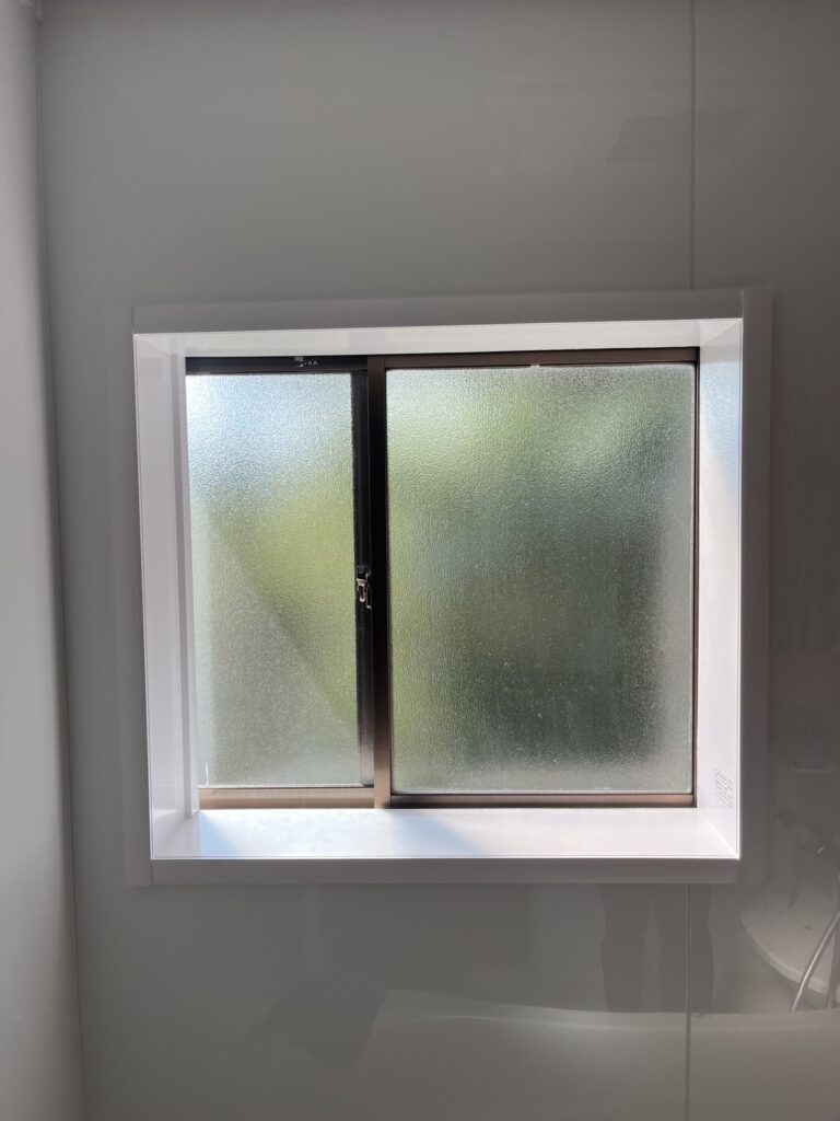 ユニットバス工事後　窓