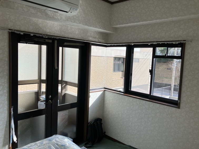 福岡市中央区笹丘マンションコーナー窓　内窓工事前