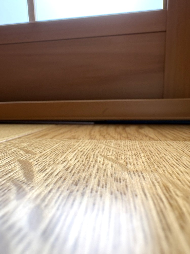 内窓取付　歪み補正　隙間