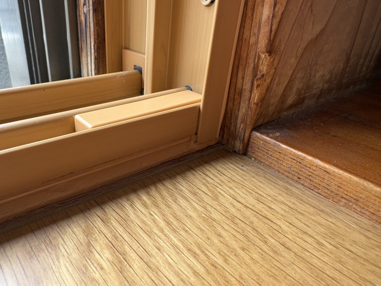 内窓取付　隙間隠しコーキング