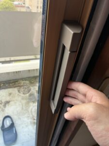 安全ストッパー付き引手