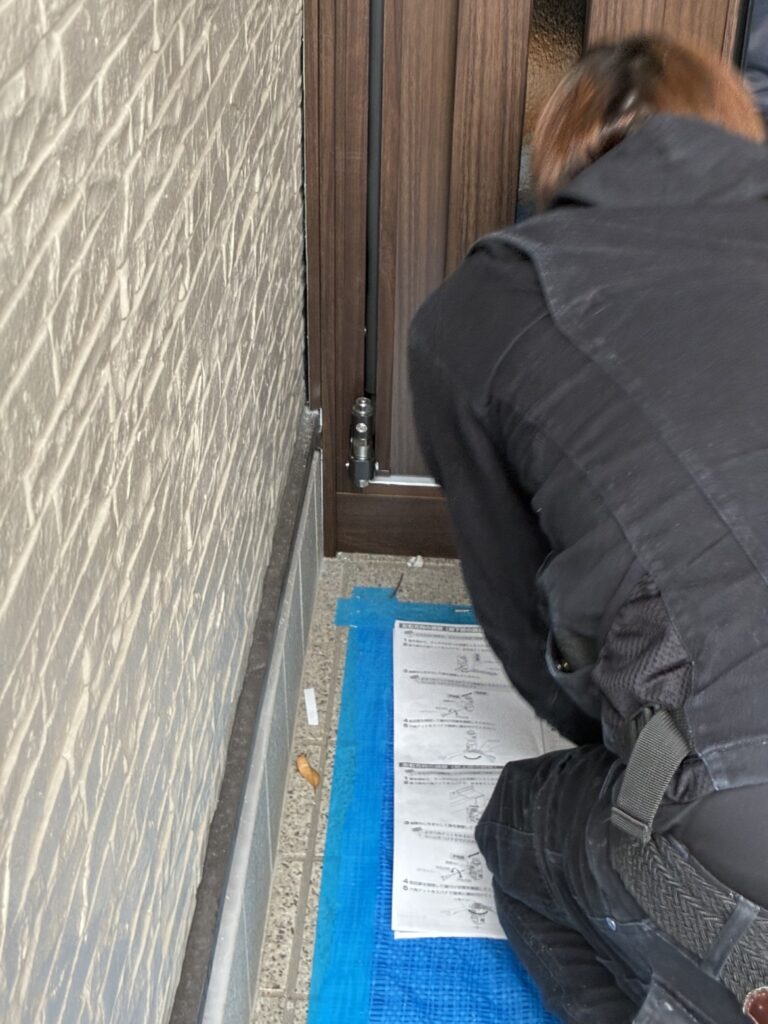 ピボットヒンジの調整