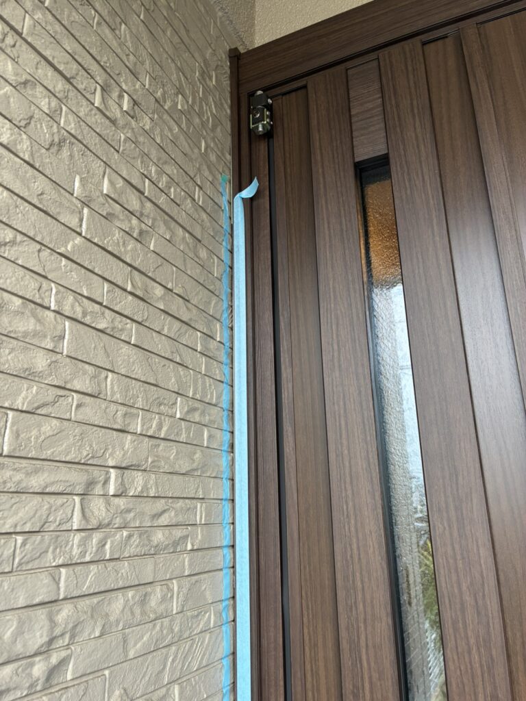 外観左側の養生の様子
