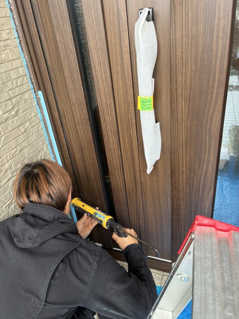 外観左側のコーキングの様子