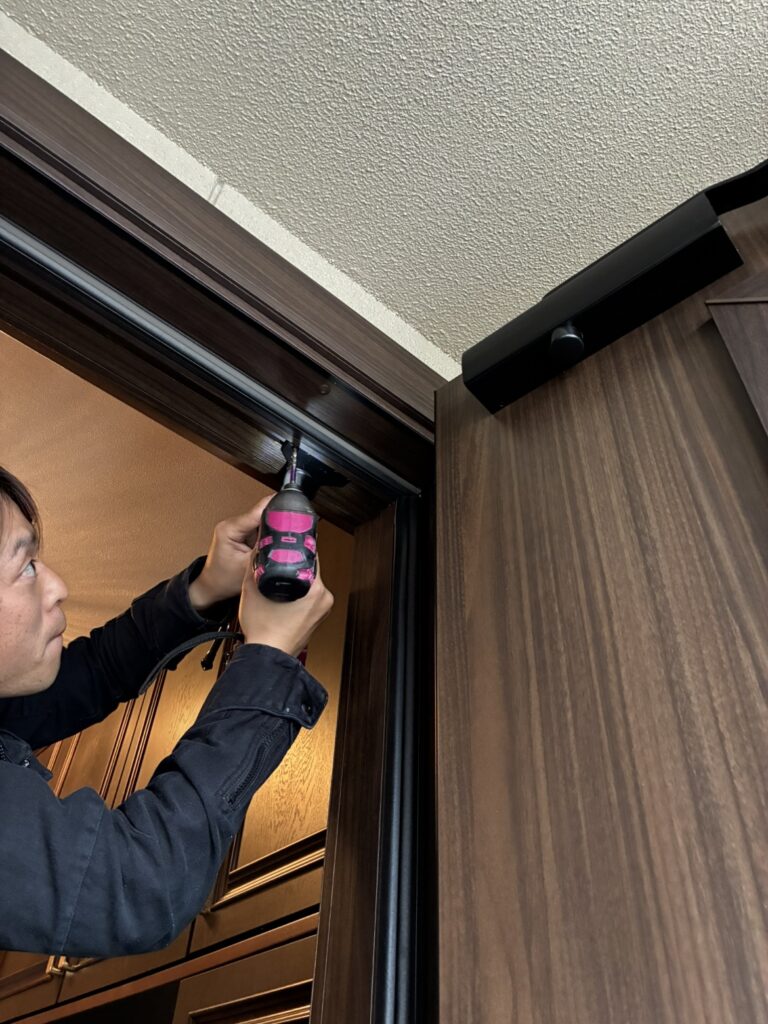 ドアクローザーの取り付け