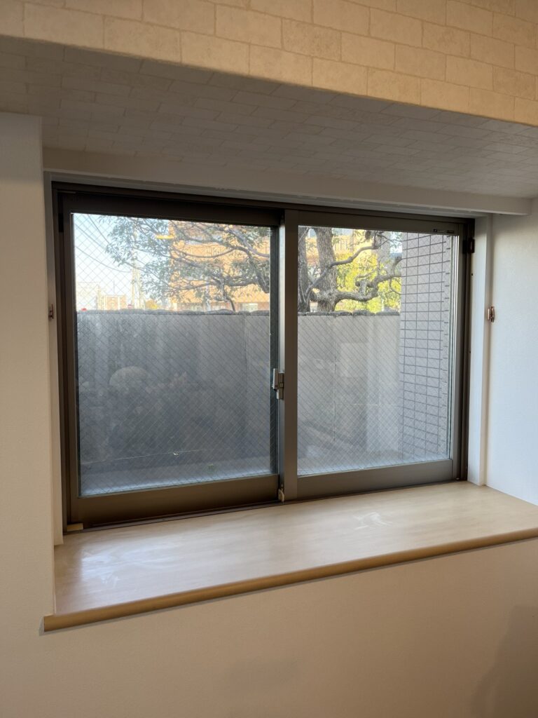 春日市マンション内窓取付前
