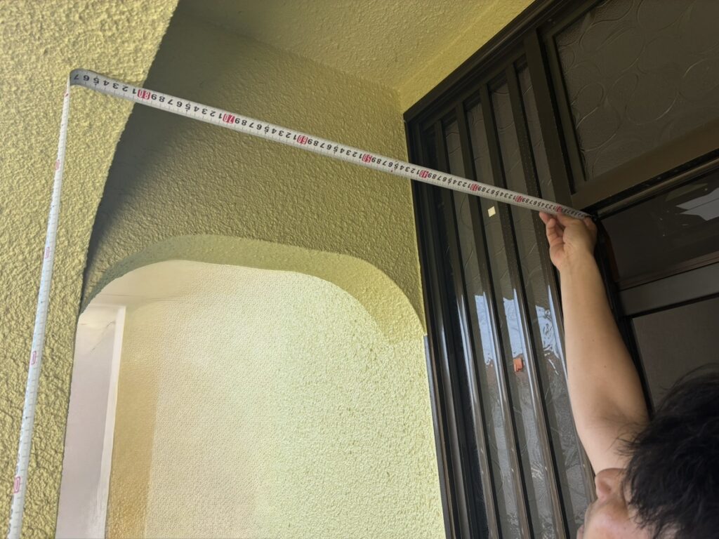 屋根との間隔
