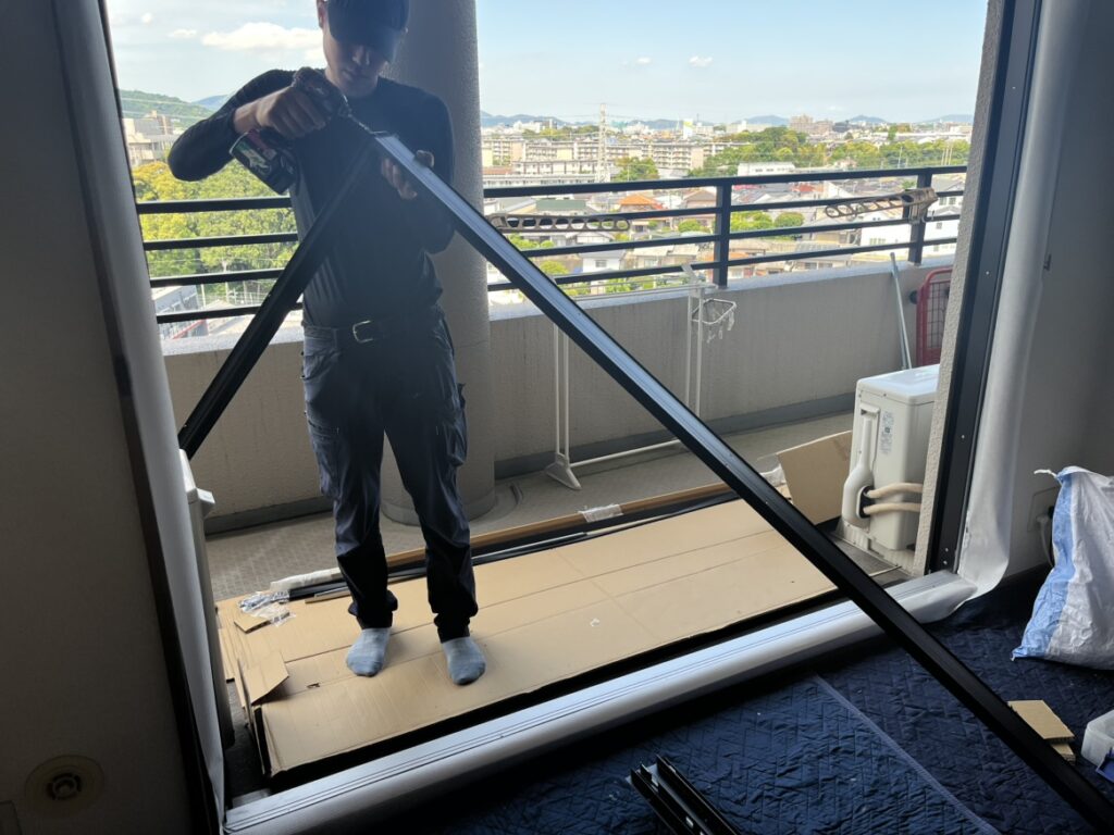 枠組立