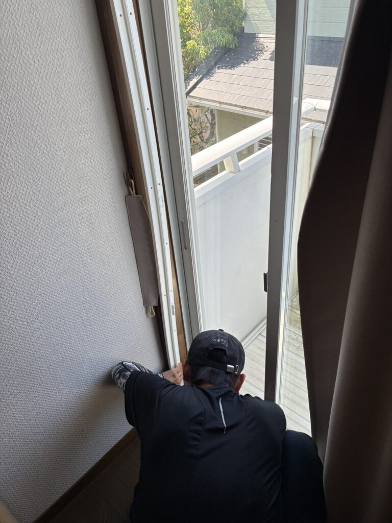 左枠の取り付け