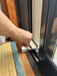 サンプルを置いた窓