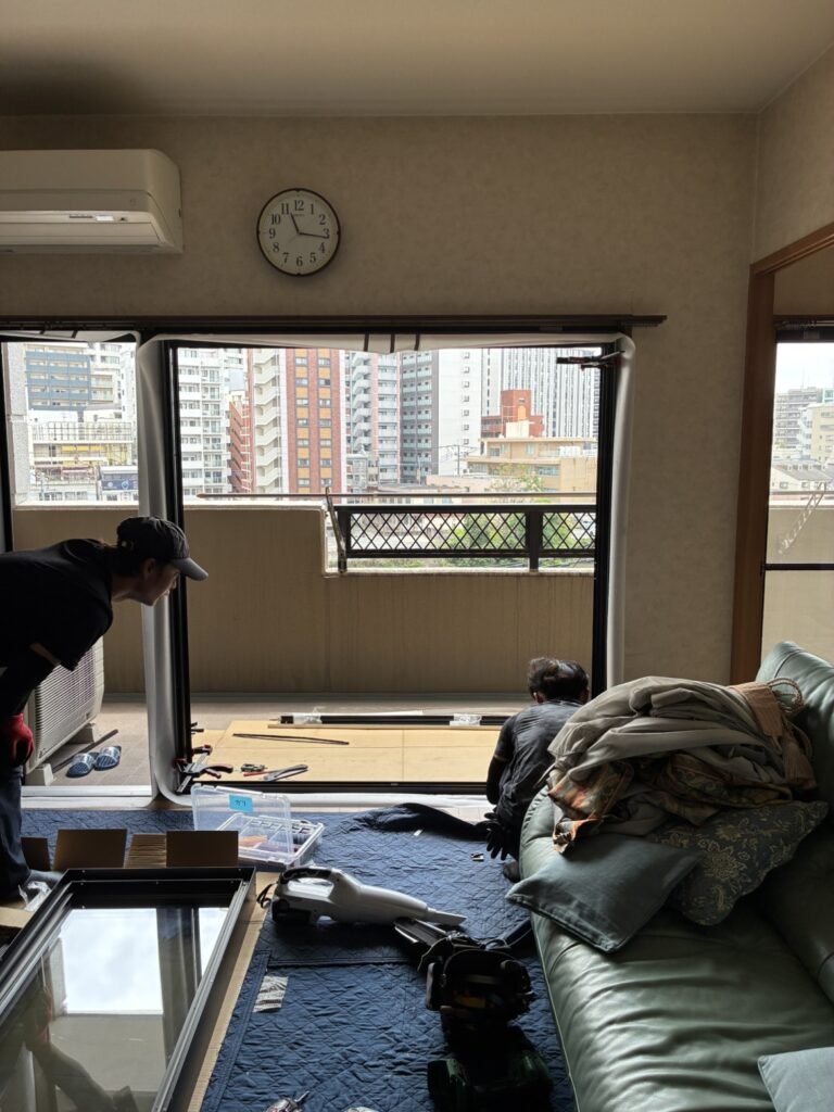 取りつけた新しい窓枠