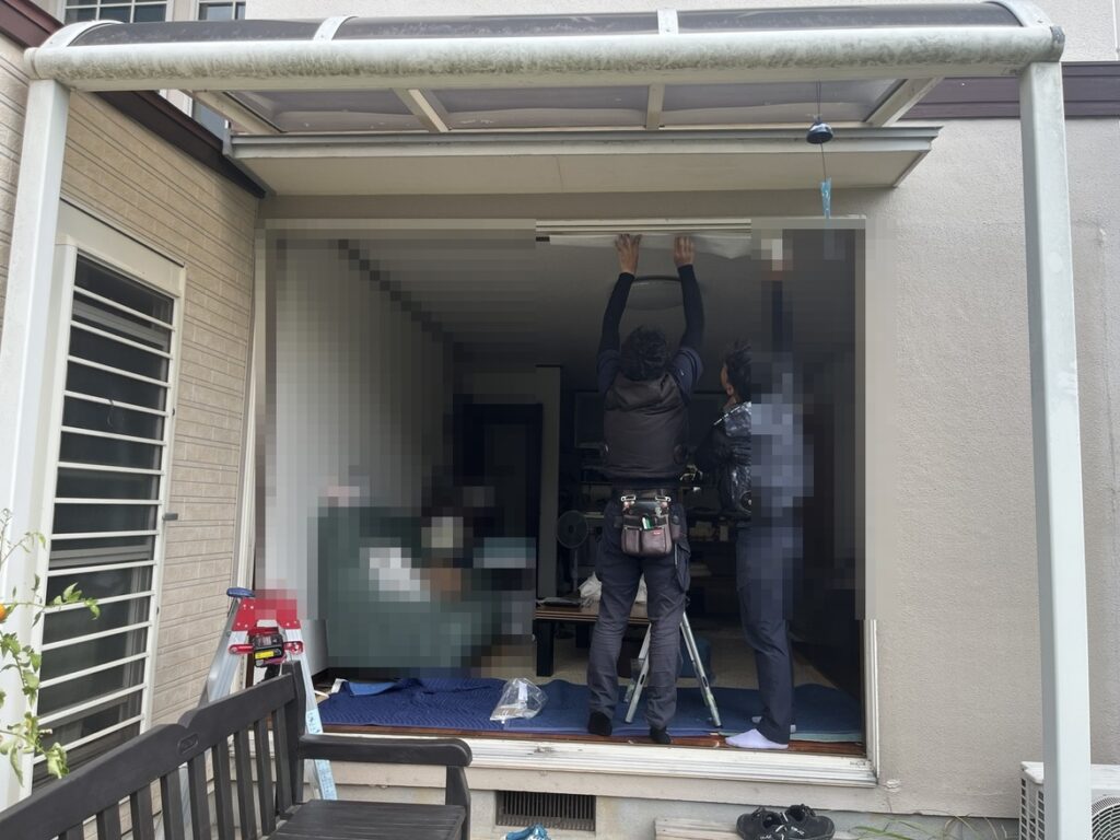 気密シート貼ってる