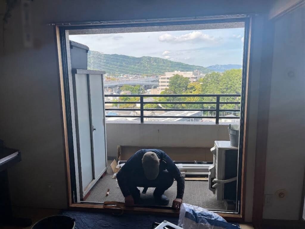既存枠の取り外し