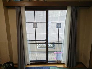 格子入り窓